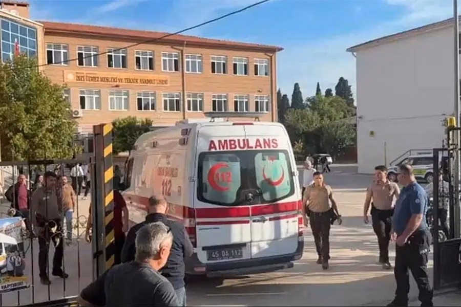 Të shtëna me armë zjarri në një shkollë të mesme në Turqi, 11 të plagosur