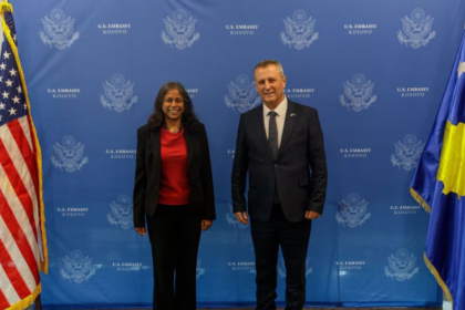 Prattipati pret Isufajn në Ambasadën Amerikane, diskutojnë luftën kundër krimit transnacional