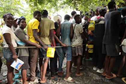 Dhuna nga bandat përhapet në Haiti, afro 1.5 milionë persona janë larguar nga shtëpitë
