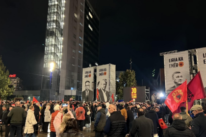 Nata e 10-të e protestave në Prishtinë kundër vendimit të Hagës