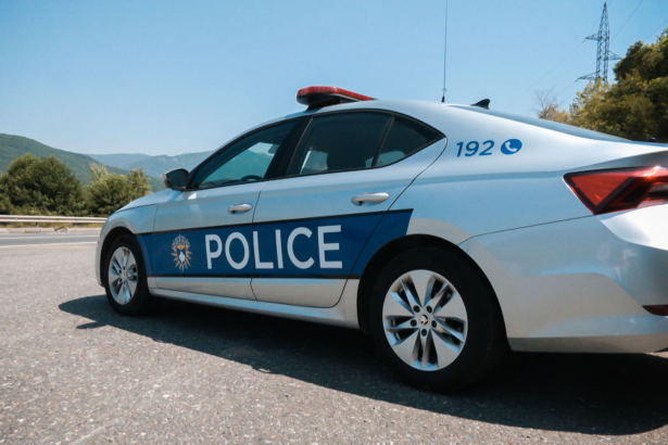 I shkrep arma që e kishte në çantë, 20-vjeçari plagoset në këmbë në Ferizaj