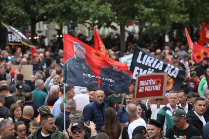 “UÇK është liria jonë”, motoçiklistët marshojnë nga Vërmica drejt Prishtinës